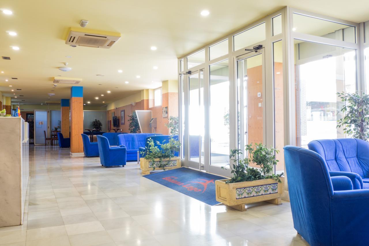 Hotel Bezana Lago ซานตาครูซ เด เบซานา ภายนอก รูปภาพ