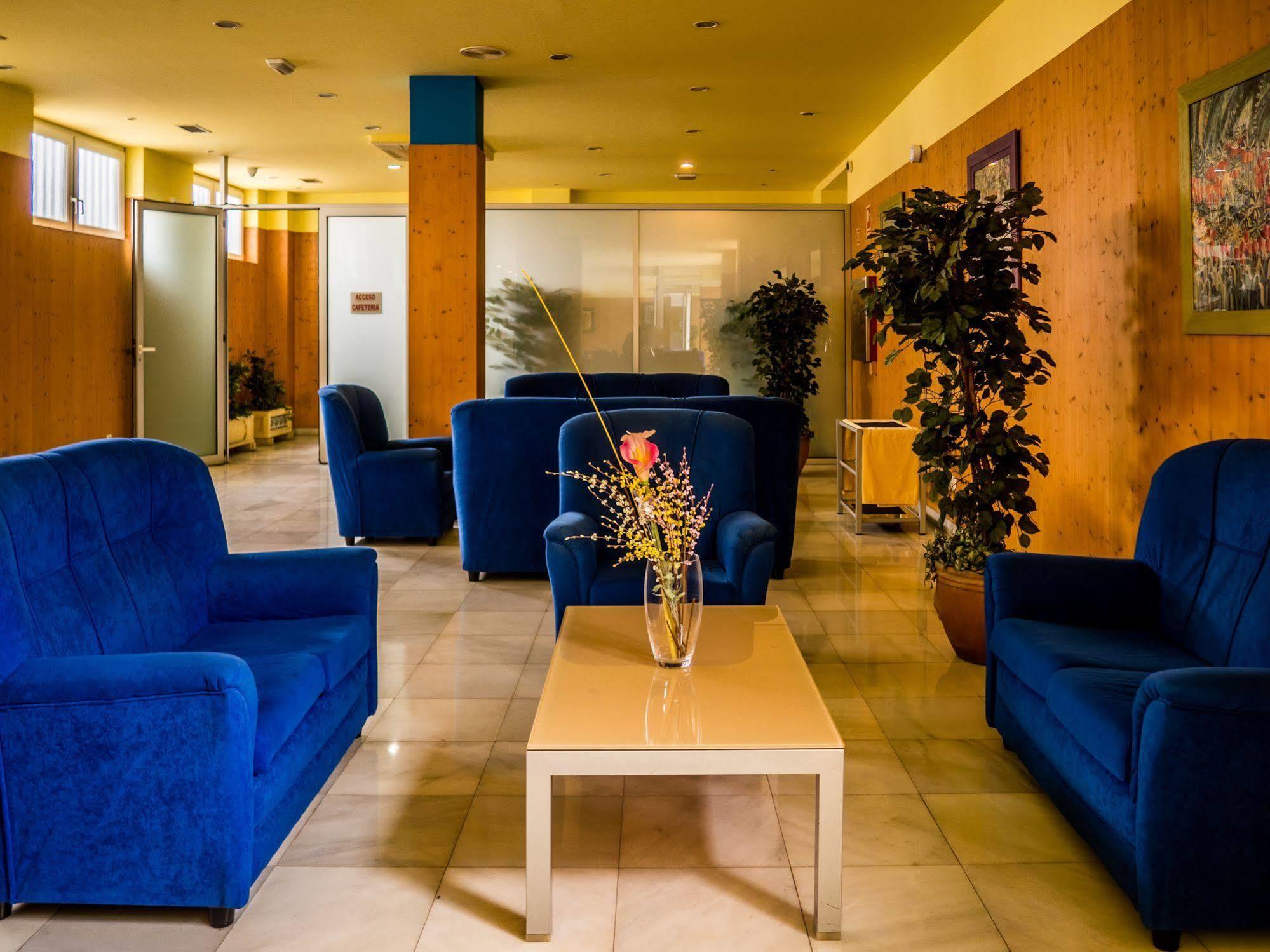 Hotel Bezana Lago ซานตาครูซ เด เบซานา ภายนอก รูปภาพ