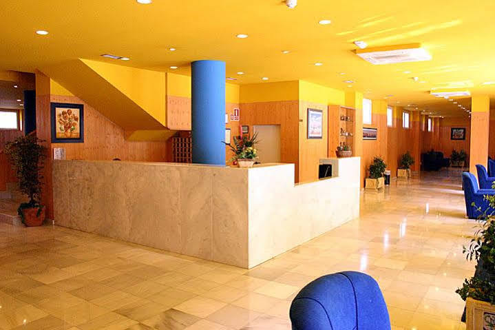 Hotel Bezana Lago ซานตาครูซ เด เบซานา ภายนอก รูปภาพ